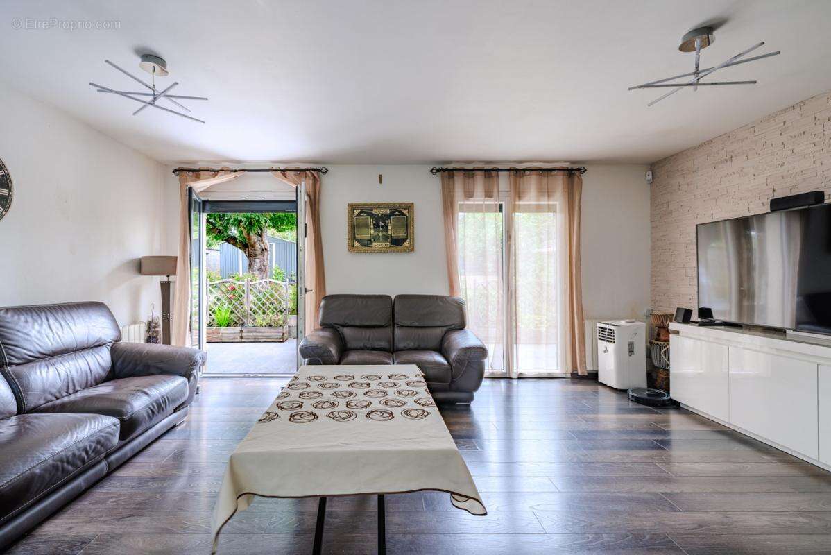 Maison à BONNIERES-SUR-SEINE