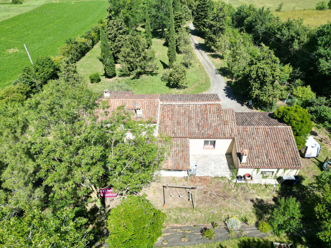 Maison T5 de 151 m2 rénovée en 2020 sur un terrain 8400 m2 - photo 3
