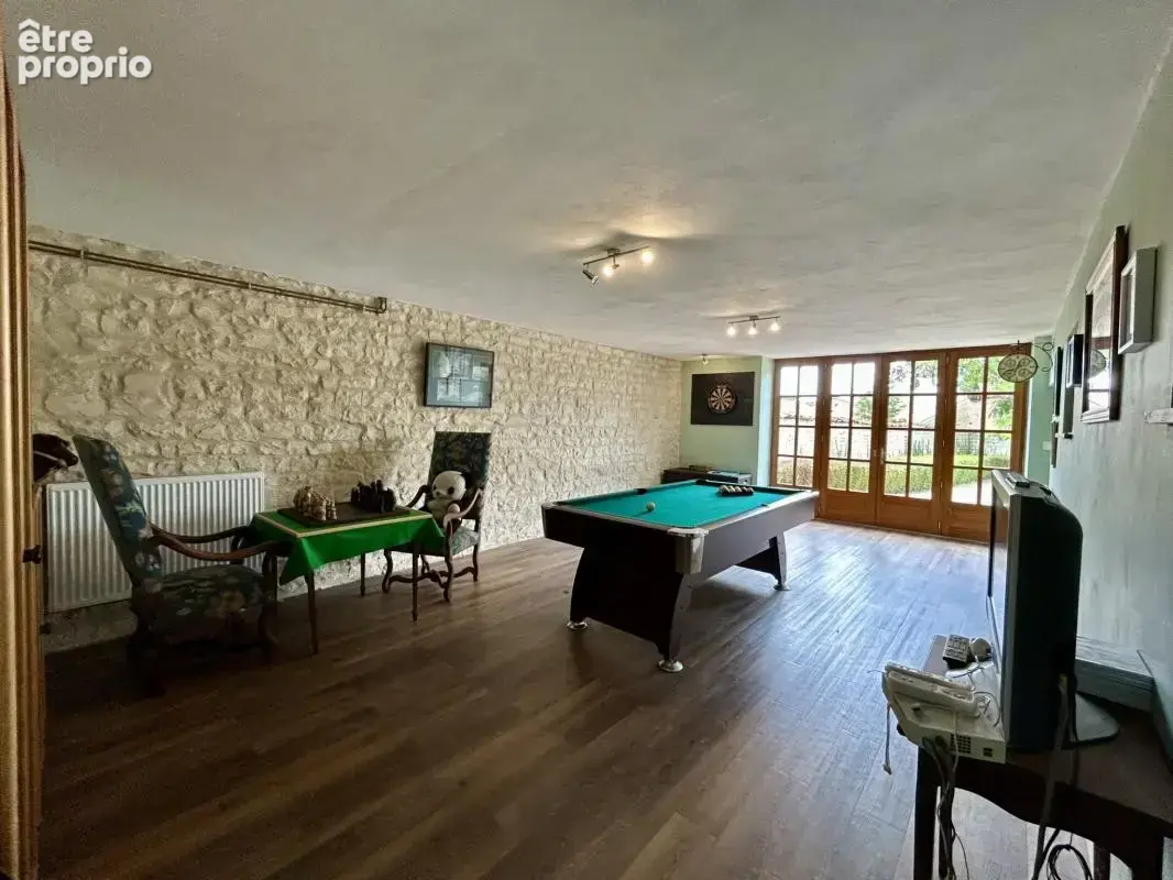 Maison de caractère 7 chambres 338m2, piscine et garages 70m - photo 9