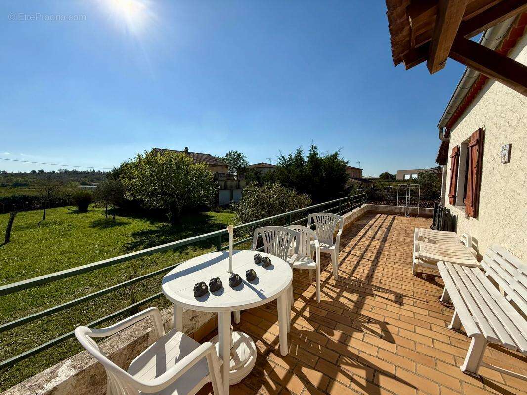 Maison à LABLACHERE