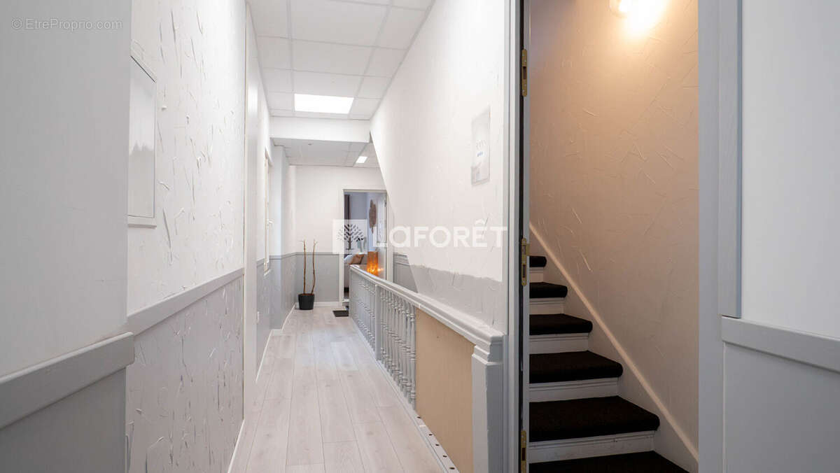 Immeuble Selestat 10 pièces 213.6 m2 - photo 10