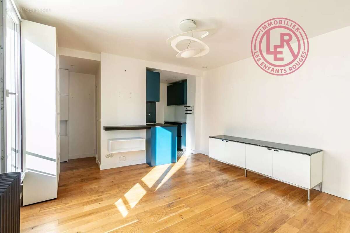 Appartement à PARIS-3E