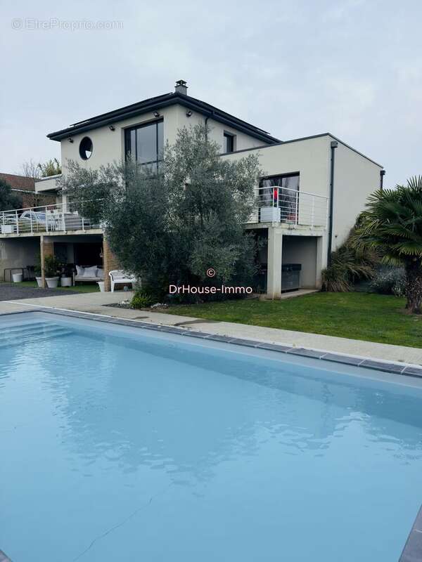 Maison à BRUAY-LA-BUISSIERE