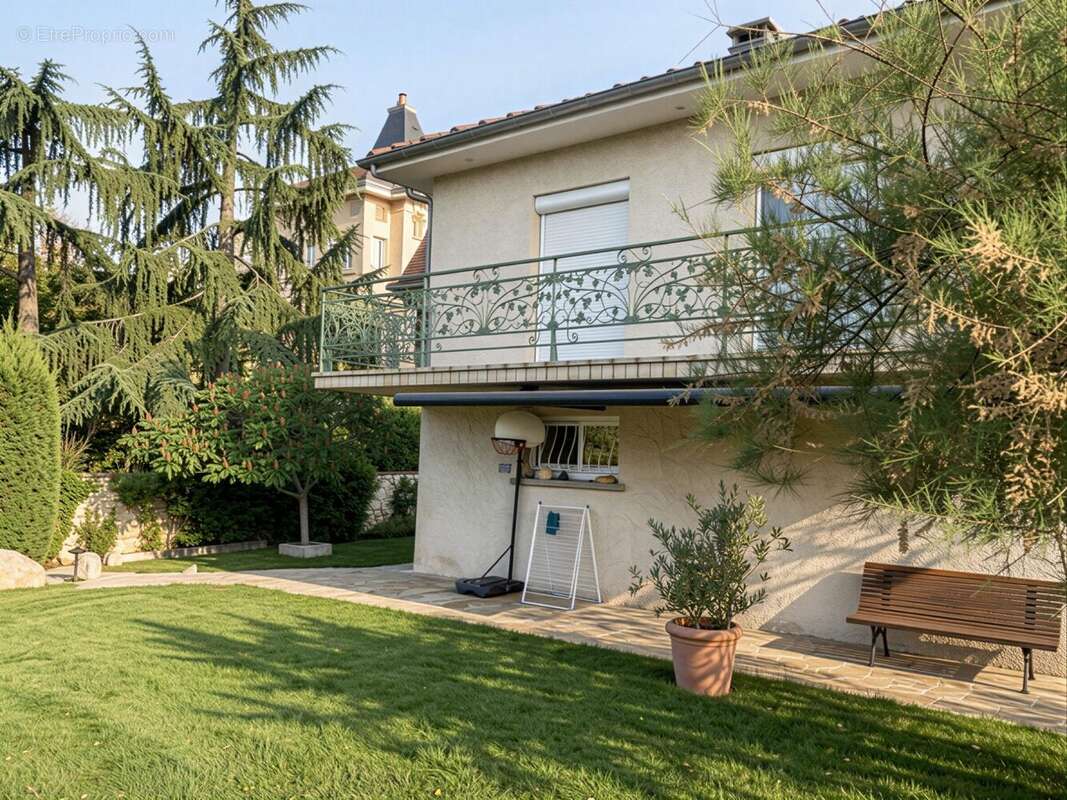 Maison à SAINT-JUST-SAINT-RAMBERT