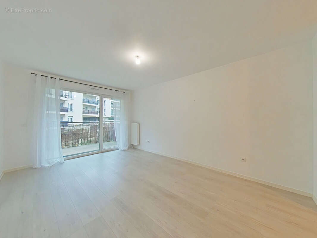 Appartement à FONTENAY-LE-FLEURY