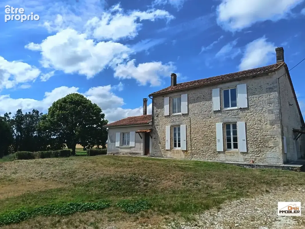 Maison à VILLEBOIS-LAVALETTE