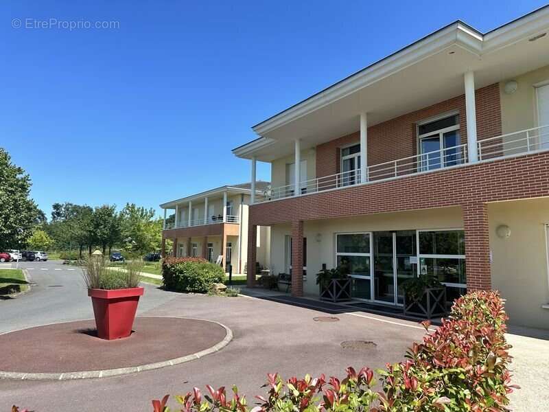 INVESTISSEMENT LOCATIF  CHARLEVILLE MEZIERES- Résidence Ehpad Emeis Patrice Groff - 8.86  de rentabilité. - photo 9