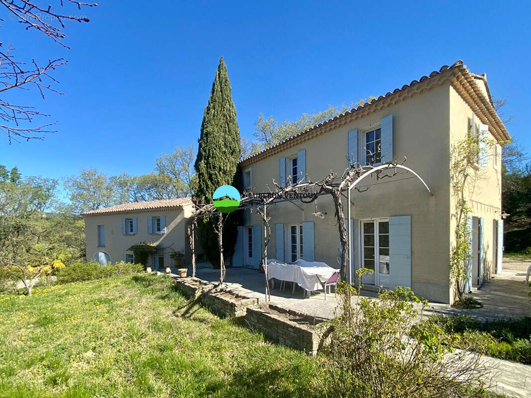 Maison à LE BARROUX