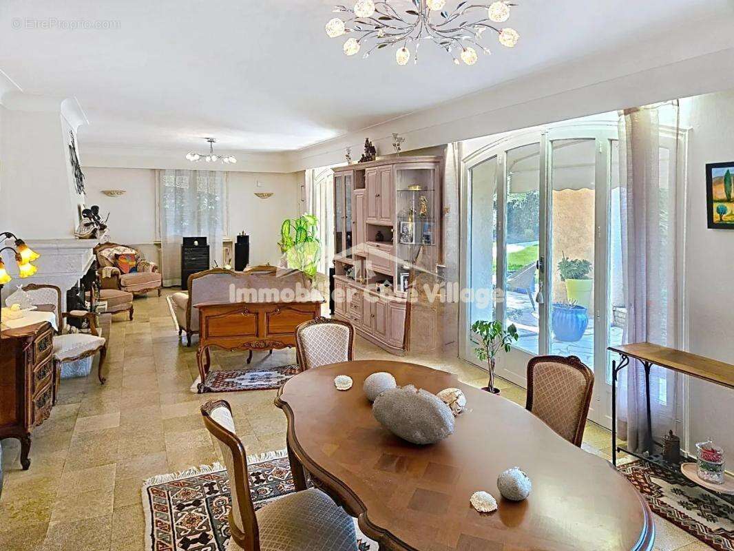 PERIPHERIE DE NICE Prestigieuse propriété,476m2 de surface - photo 19