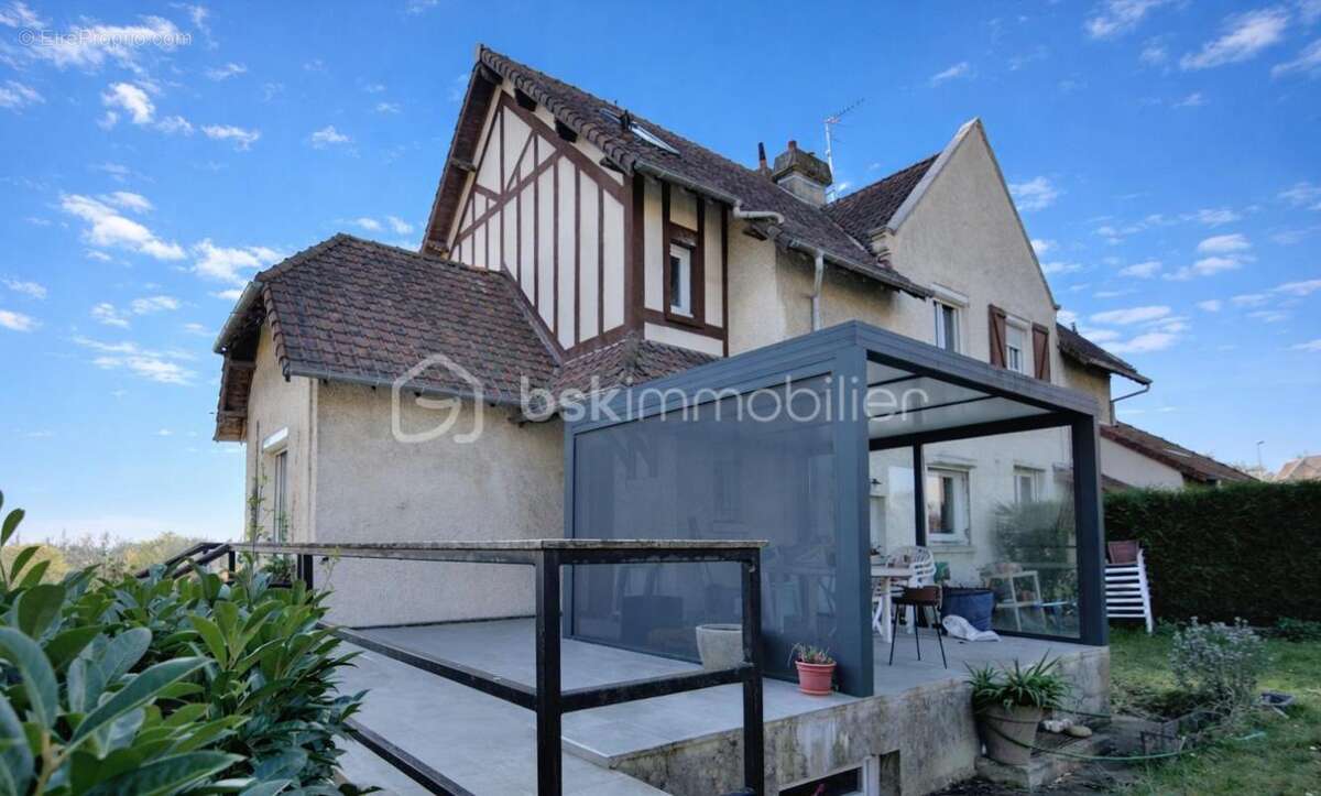 Maison à NOTRE-DAME-DE-GRAVENCHON