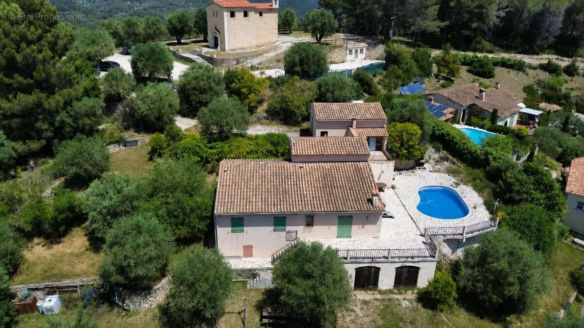 Maison à DRAP