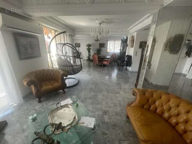 Appartement à VALLAURIS