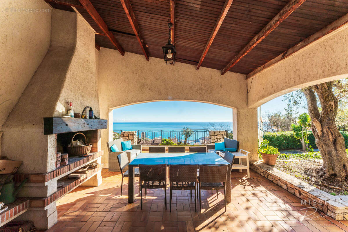 Villa provençale offrant une vue panoramique sur la mer à La Turbie, à 5 minutes de Monaco - photo 7