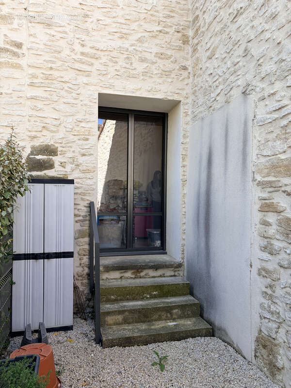 Appartement à L'ISLE-SUR-LA-SORGUE