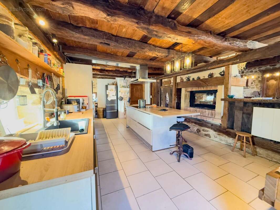 Deux maisons périgourdines en pierre avec dépendances, piscine et terrain. - photo 6