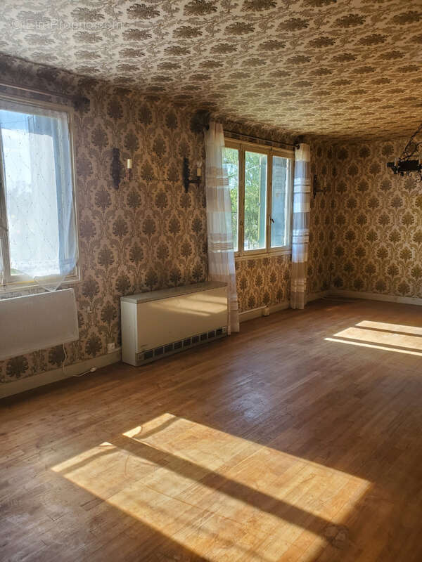 Maison à CERCY-LA-TOUR