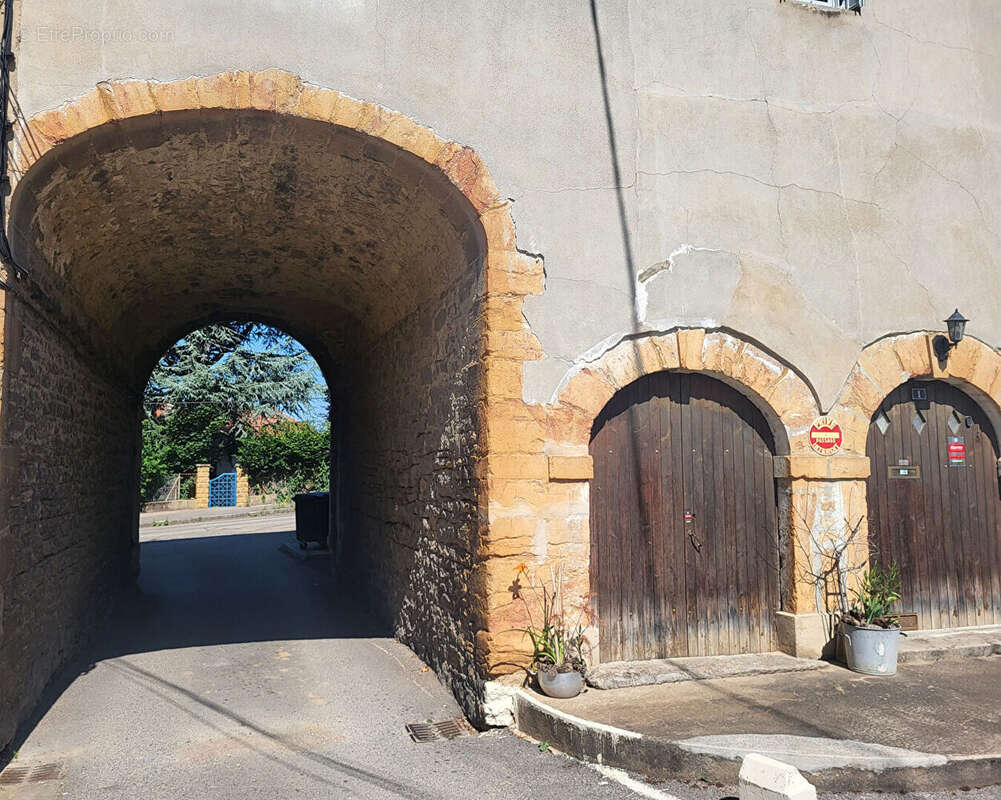Appartement à NEUVILLE-SUR-SAONE