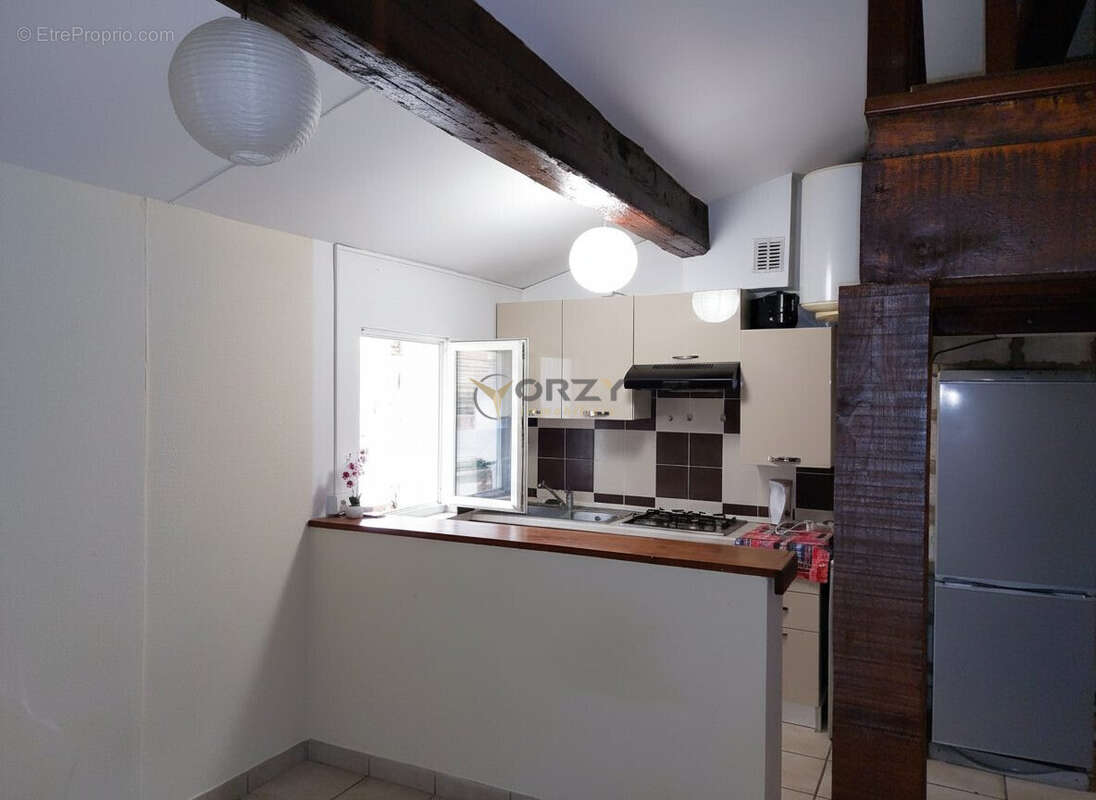 Appartement 39 m² à Saint-Chamas  - photo 3
