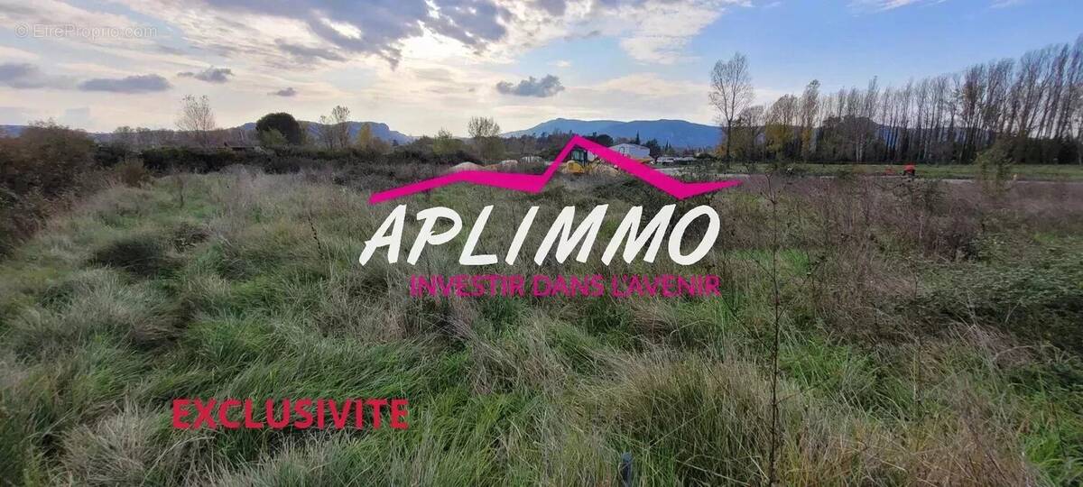 Terrain à VALLON-PONT-D&#039;ARC