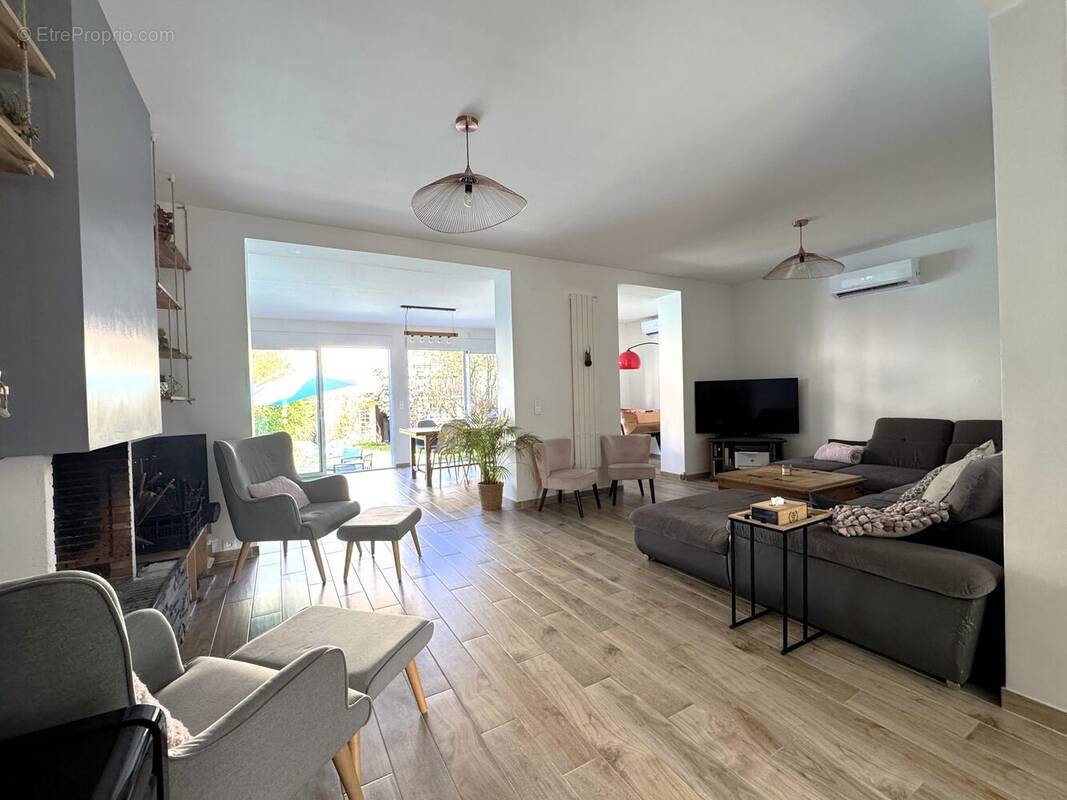 Maison à SAINT-MAUR-DES-FOSSES