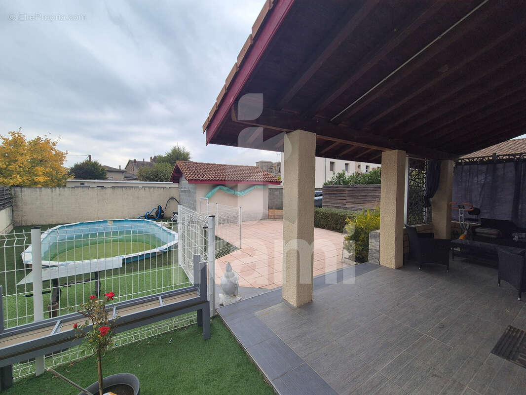 Maison à SAINT-DONAT-SUR-L&#039;HERBASSE