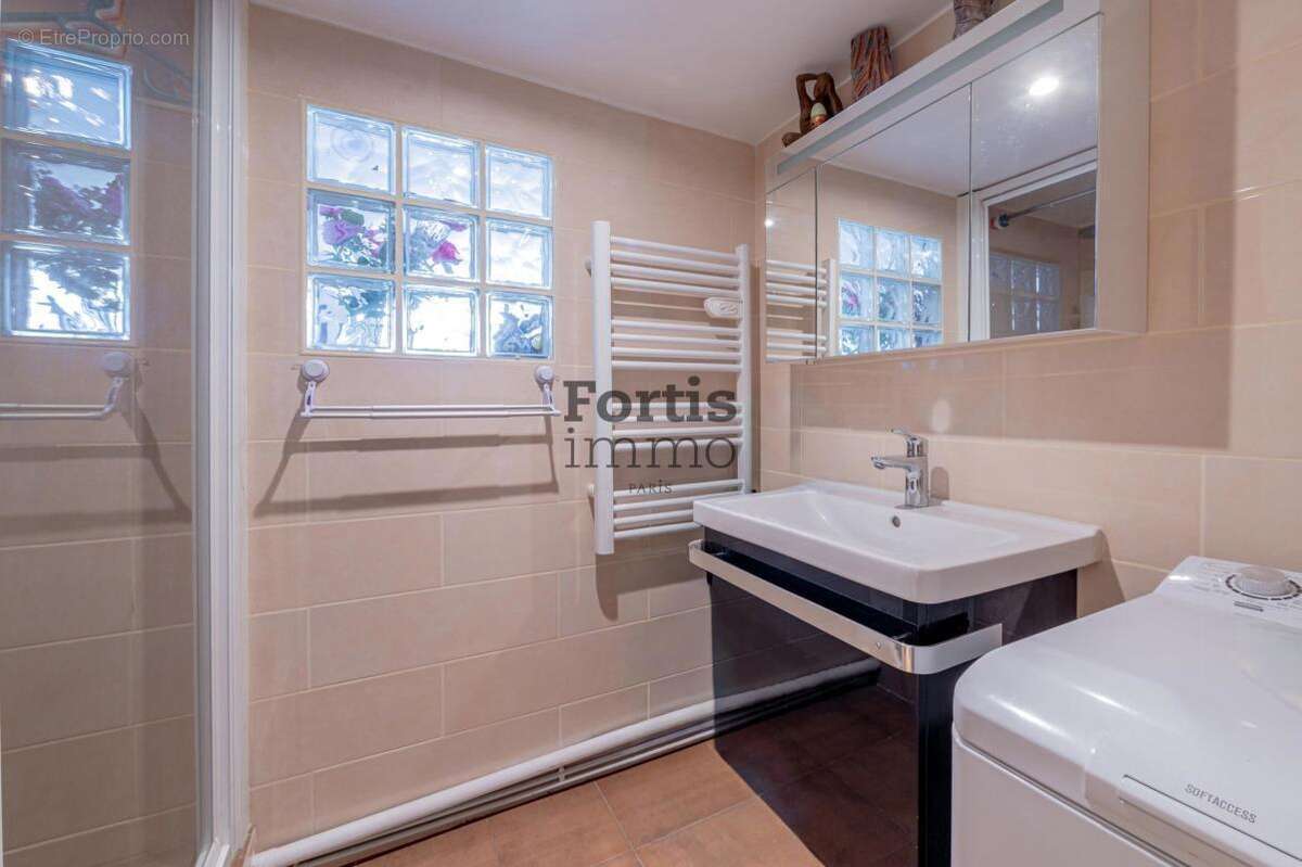 Appartement à PARIS-2E