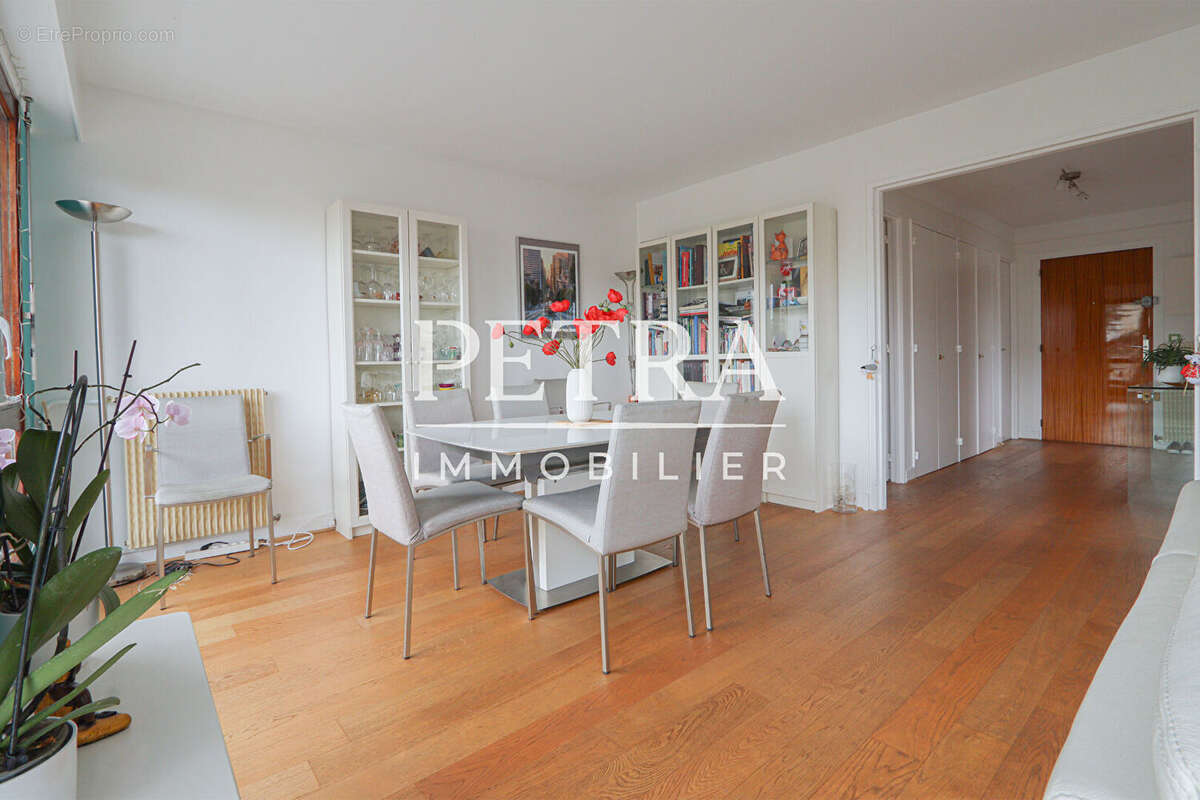 Appartement à L'HAY-LES-ROSES