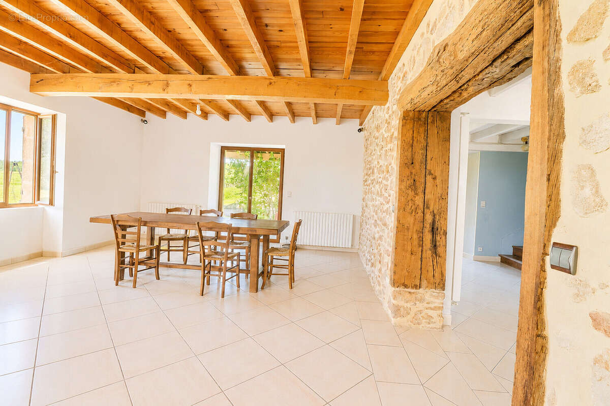 Domaine avec gîte et écuries - photo 9