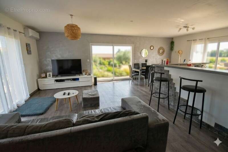 Maison à vendre 4 pièces VARS (16), 3 chambres et terrain - photo 3