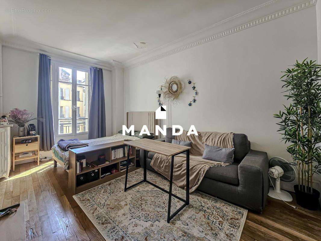 Appartement à PARIS-17E