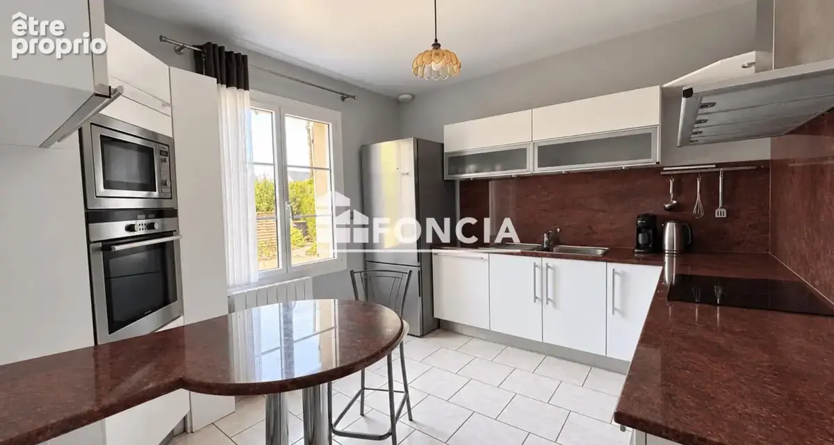 Maison familiale avec piscine et parc paysager – Mosnes - photo 12