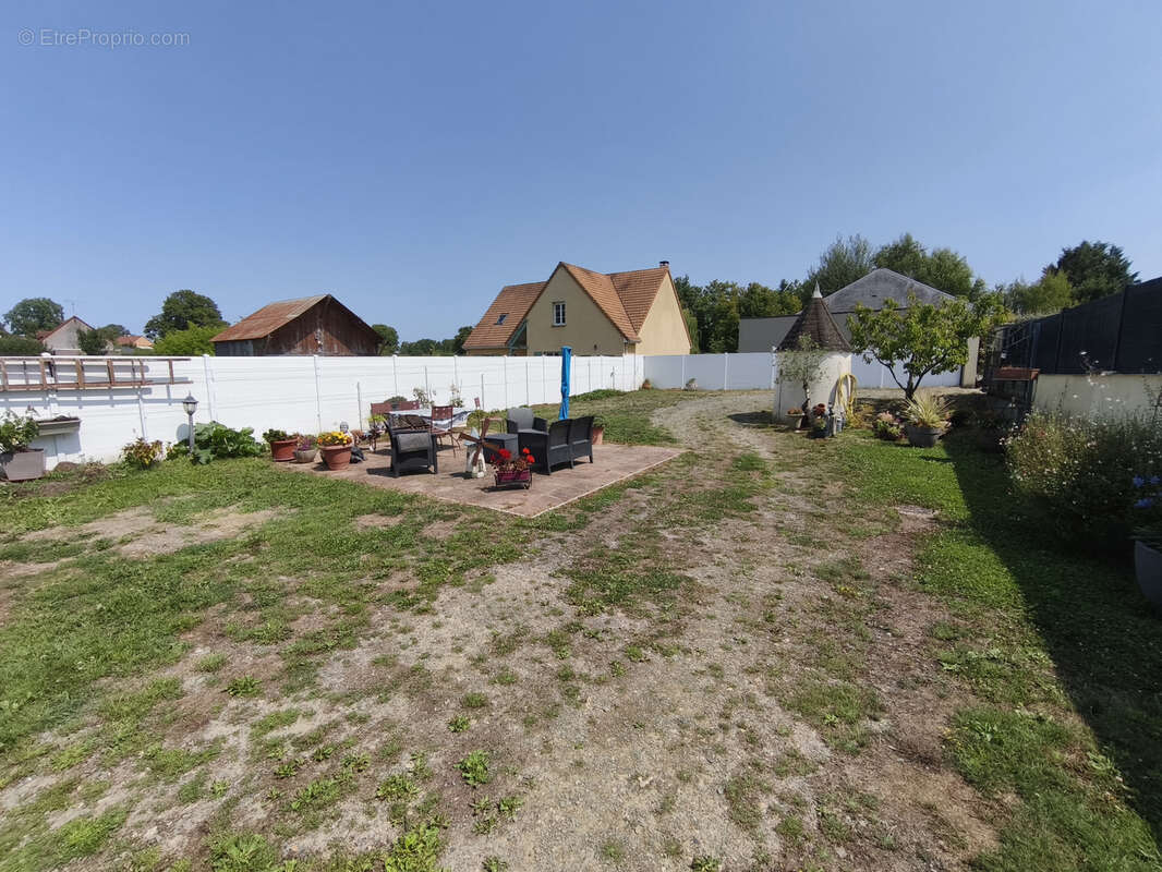 Maison à CERANS-FOULLETOURTE