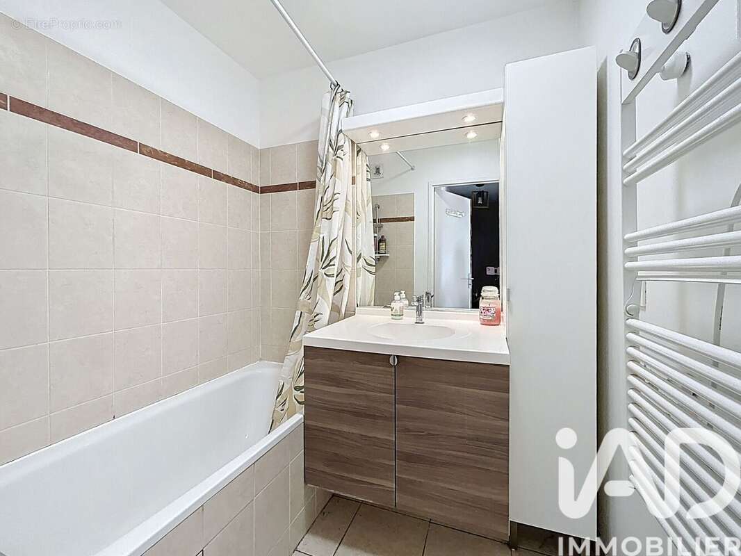 Photo 9 - Appartement à BUSSY-SAINT-GEORGES