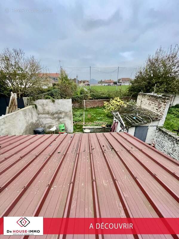 Maison à QUIEVRECHAIN