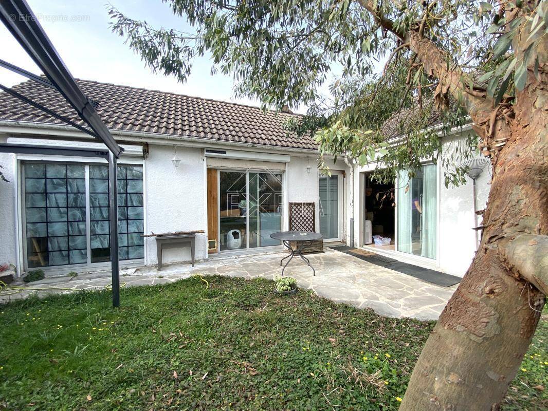 Maison à ROSNY-SUR-SEINE