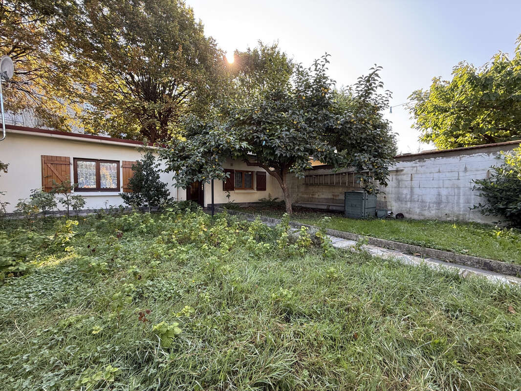 Maison à LE BLANC-MESNIL
