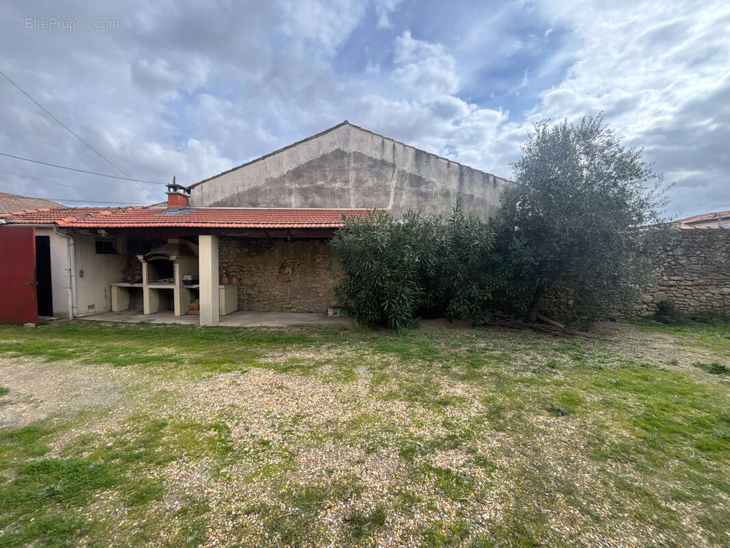 Parking à MARAUSSAN