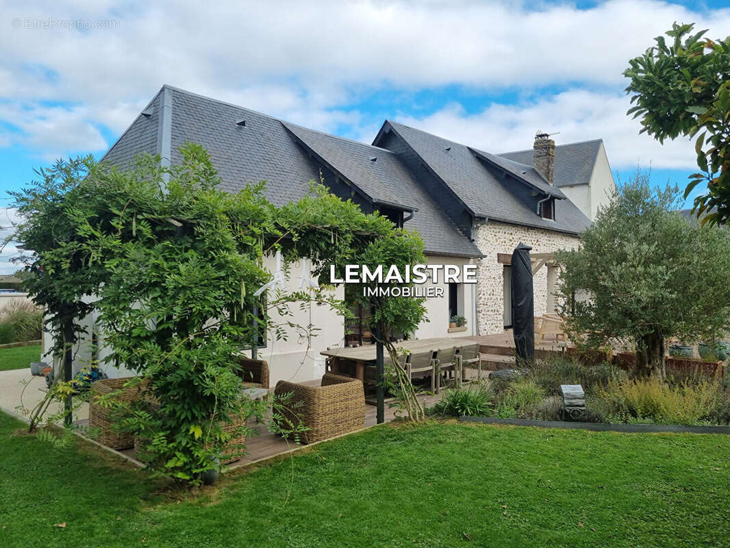 Maison à SAINT-ROMAIN-DE-COLBOSC