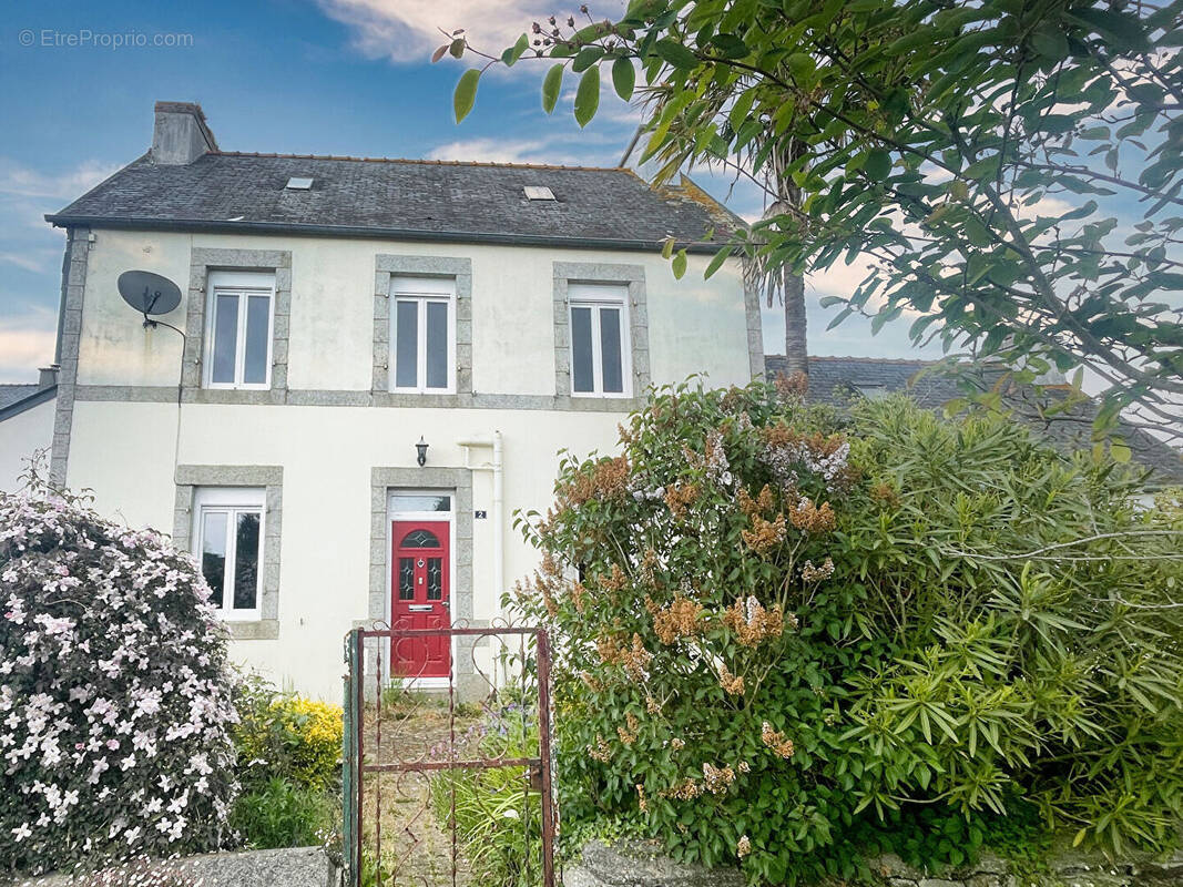 Maison à CARHAIX-PLOUGUER