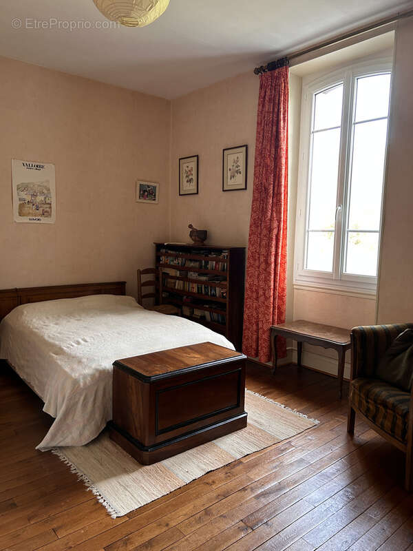 Maison à CHITRAY
