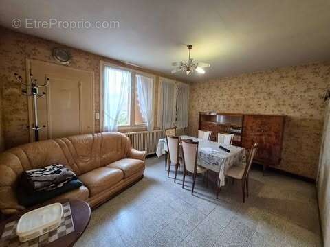 Maison à MEHUN-SUR-YEVRE