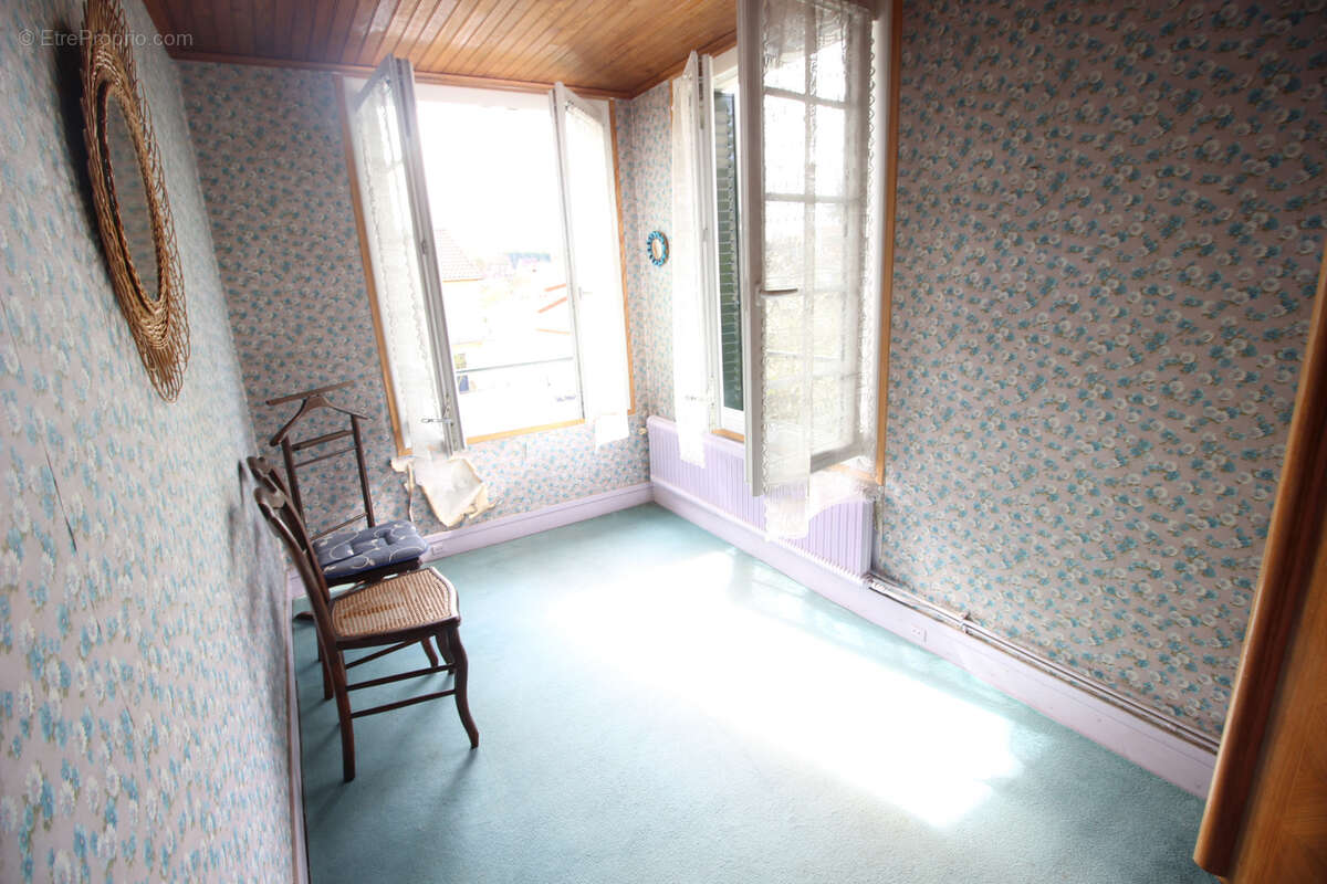 Maison à VARENNES-JARCY