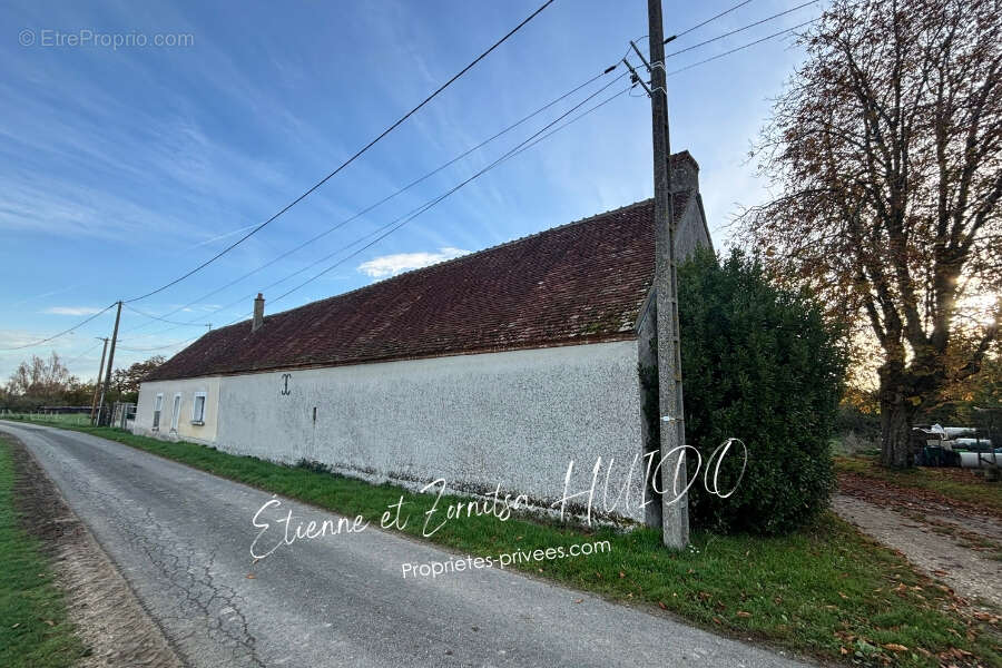 Maison à LA CHAPELLE-SAINT-LAURIAN