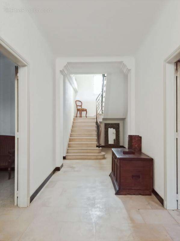 Maison à LAUDUN-L'ARDOISE