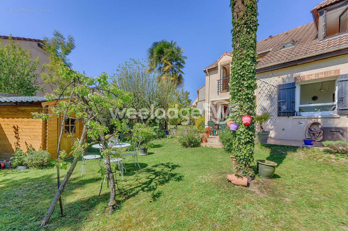 Maison à CHANTELOUP-LES-VIGNES