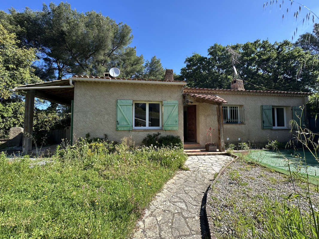 Maison à SOLLIES-VILLE