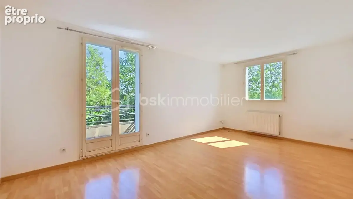 À découvrir sans tarder, ce bel appartement de 50 m² offrant un cadre de vie agréable, lumineux et fonctionnel - photo 2