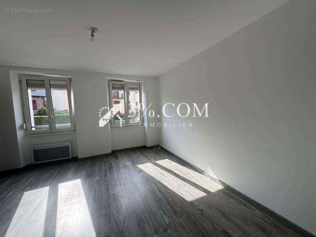 3%COM Maison rénovée avec jardin à Dossenheim sur ZINSEL - photo 2