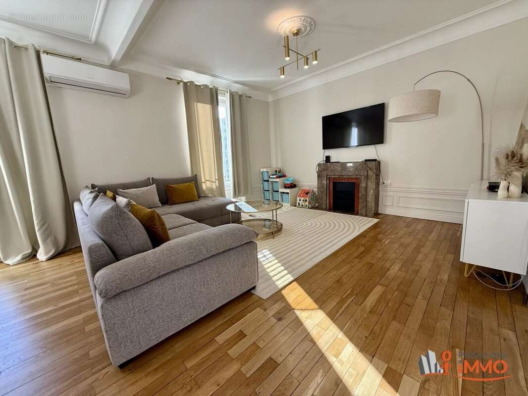 Appartement à SAINT-ETIENNE