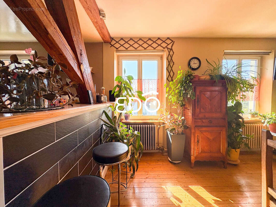 Cuisine salon  - Appartement à SAVERNE